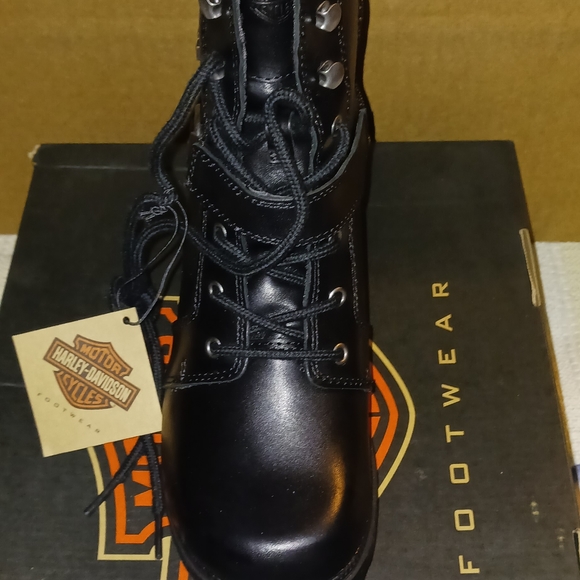 Womens size 9 Harley boots - Picture 4 of 4